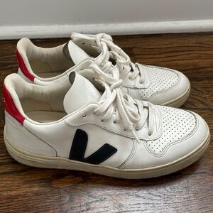 Veja V-10 EUR38